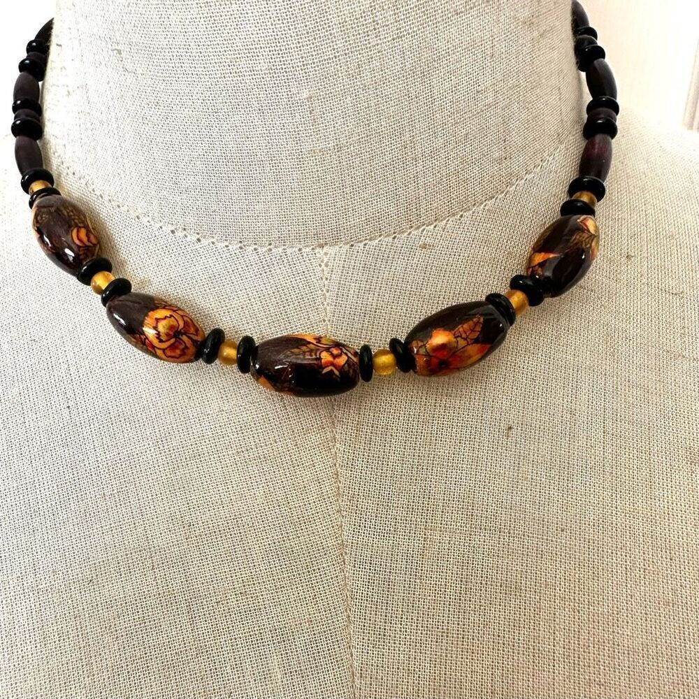 Black wood and flower beaded necklace